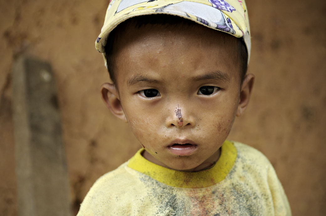 Petit garçon avec une casquette au nord du Vietnam