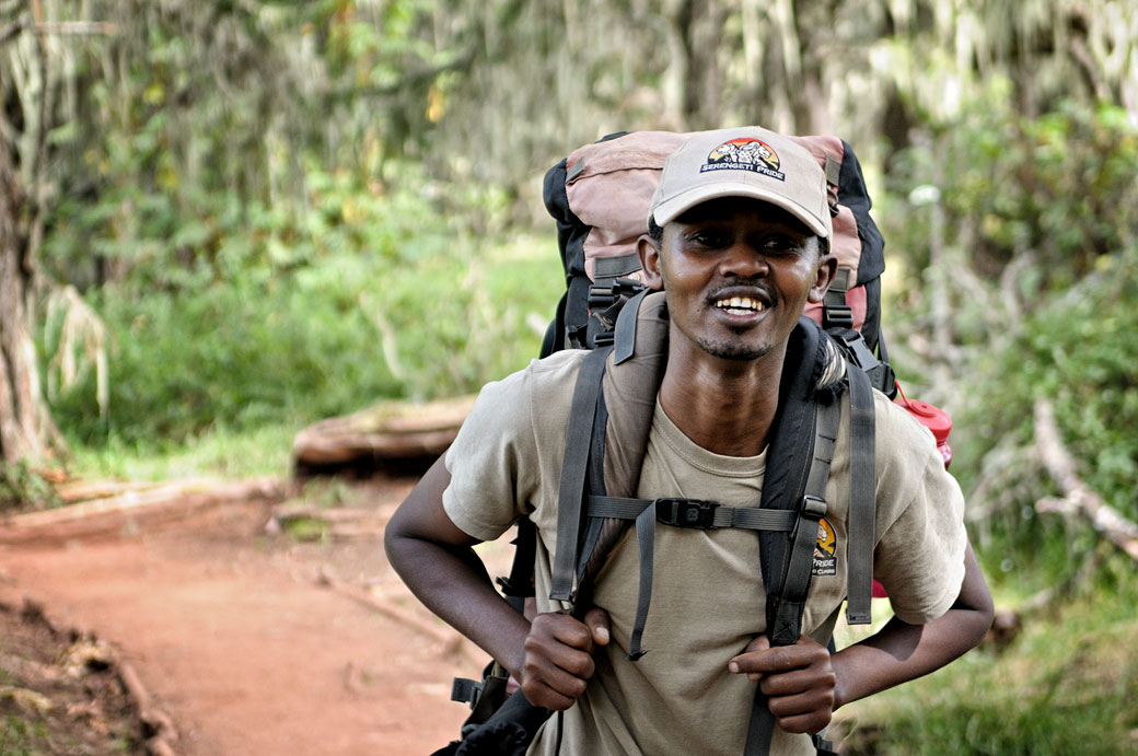 John, chef de cuisine sur le Kilimandjaro, Tanzanie