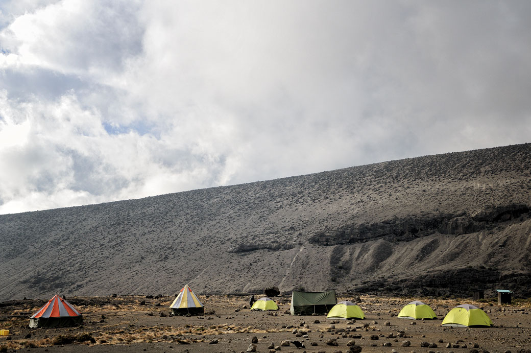 Tentes à Moir Hut camp sur le Kilimandjaro, Tanzanie