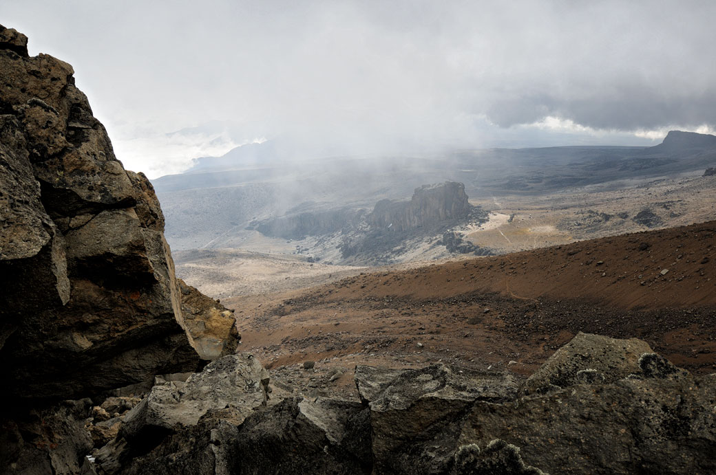 Nuages au-dessus de Lava Tower depuis Arrow Glacier, Tanzanie