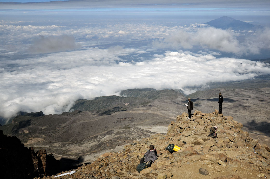 Western Breach, nuages et Mont Méru sur le Kilimandjaro, Tanzanie