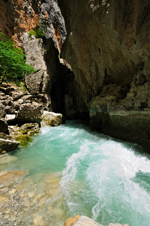 L'Imbut de la rivière Verdon au fond des gorges, France