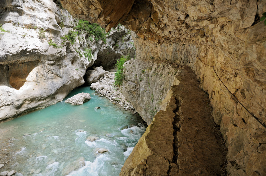 Le Maugué, grande vire qui surplombe le Verdon, France