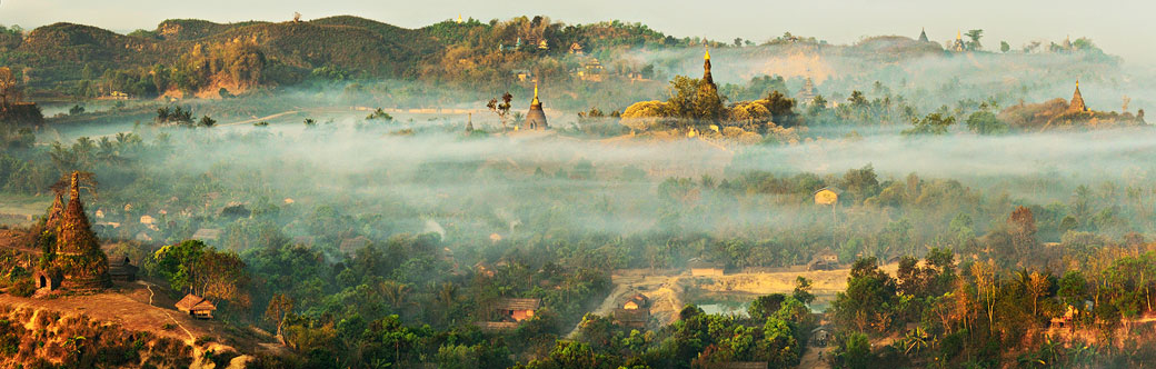 Brume sur la cité perdue de Mrauk U au petit matin, Birmanie