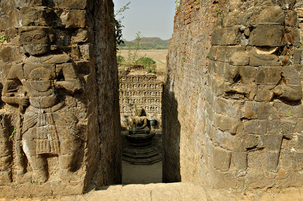 Sculptures du temple de Kothaung à Mrauk U, Birmanie