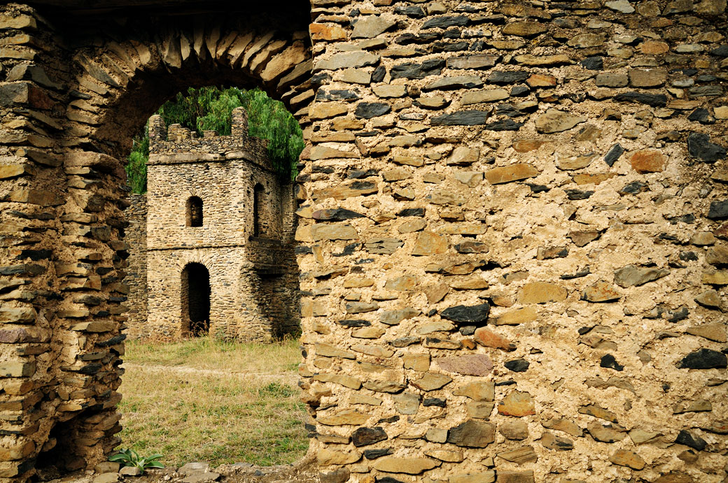 Porte et ruines de Fasil Ghebi à Gondar, Ethiopie