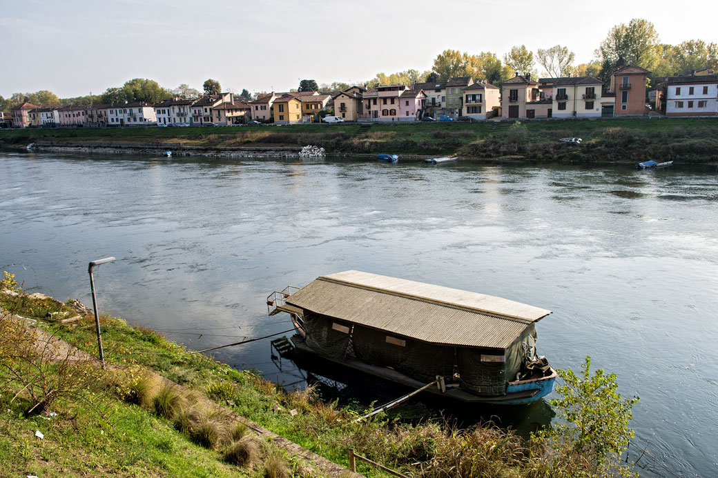 La rivière Tessin à Pavie en Lombardie, Italie