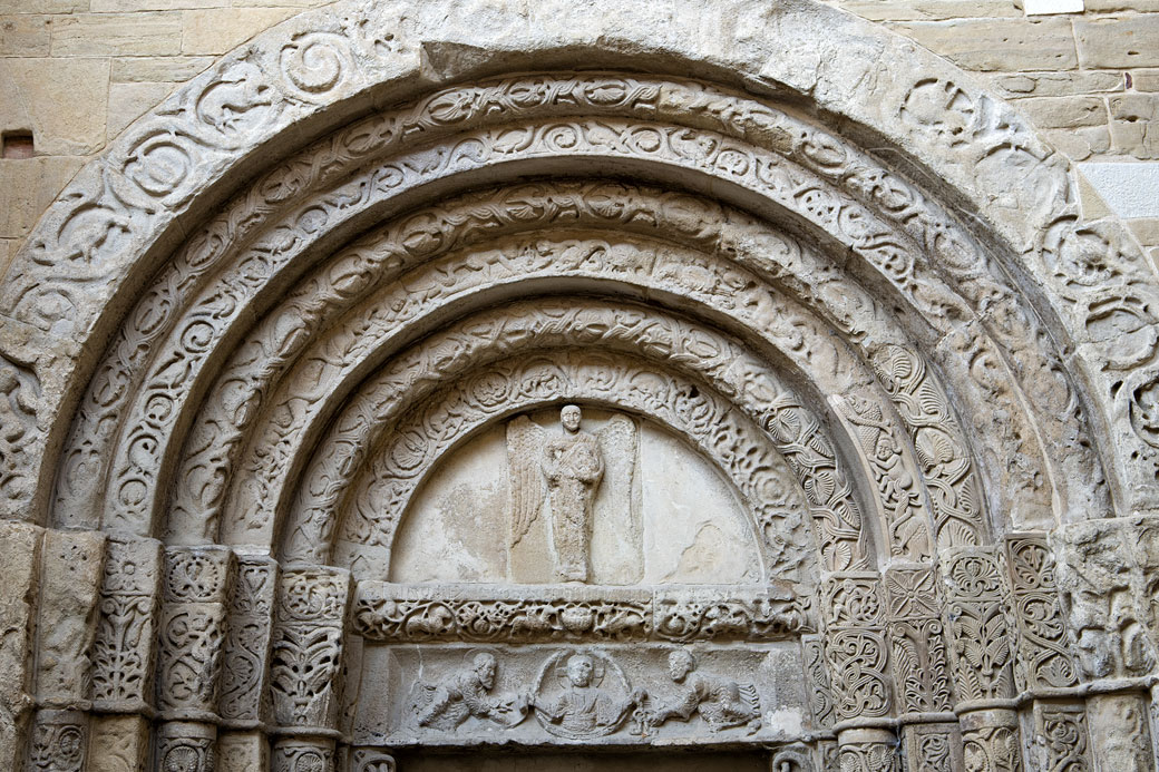 La porta Speciosa de la basilique San Michele Maggiore, Italie