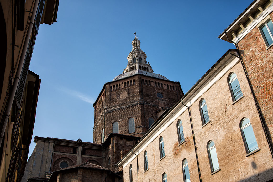 Cathédrale de Pavie et façade en Lombardie, Italie