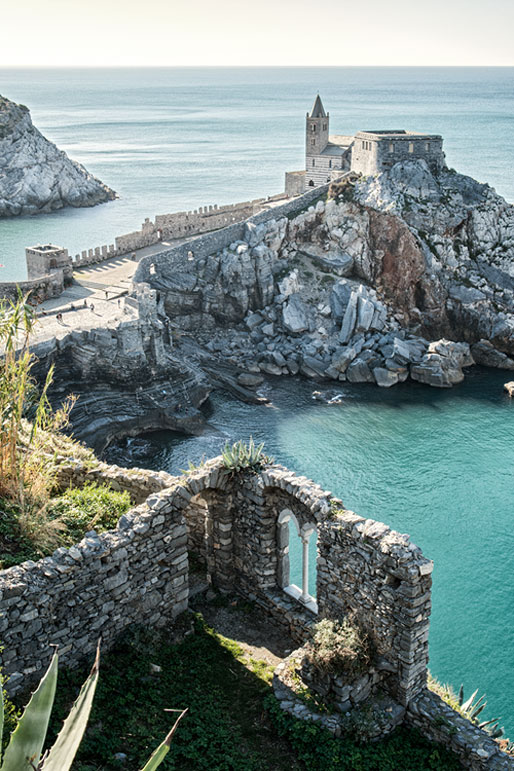 Église Saint-Pierre sur un rocher de Portovenere, Italie