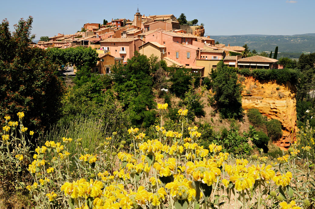 Le joli village de Roussillon en Luberon, France