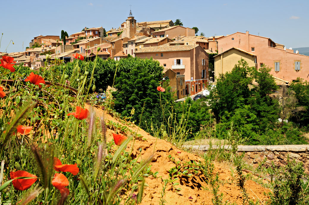 Le joli village de Roussillon en Provence, France