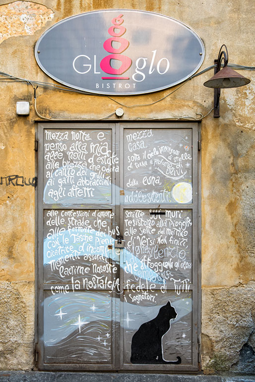 Glo glo bistrot dans le centre historique de Gênes, Italie