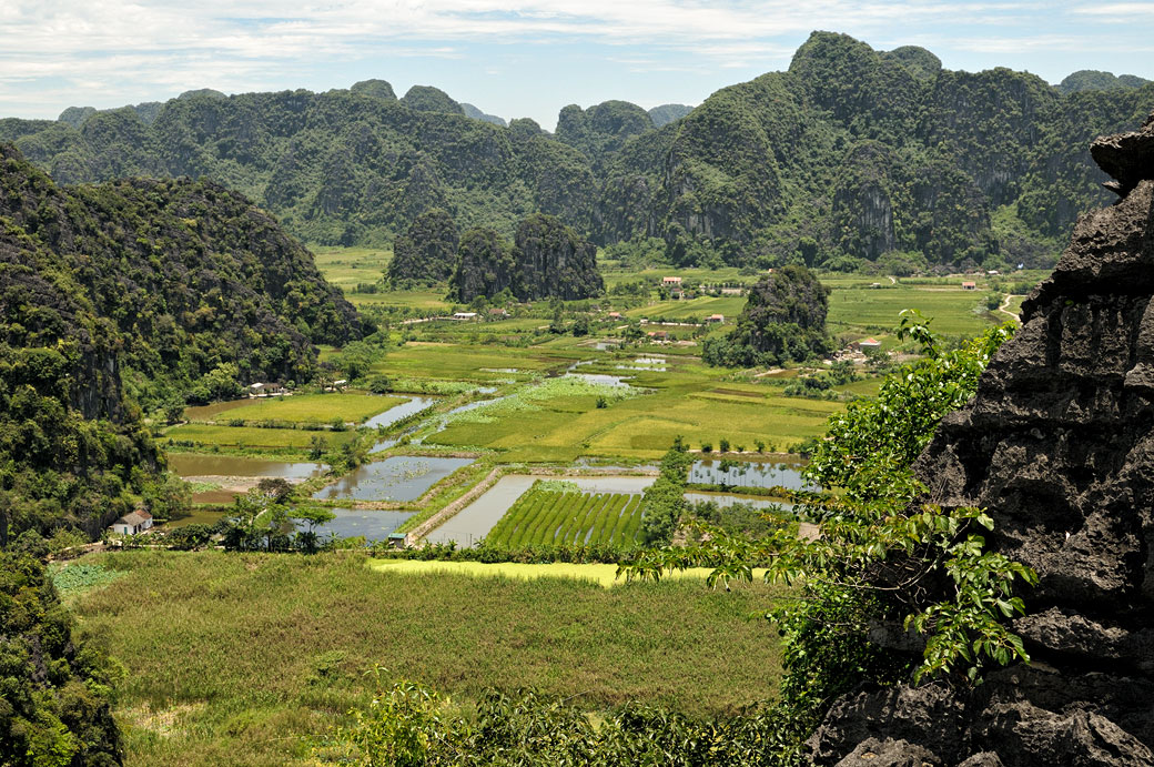 Panorama depuis la pagode de Bich Dong à Tam Coc, Vietnam