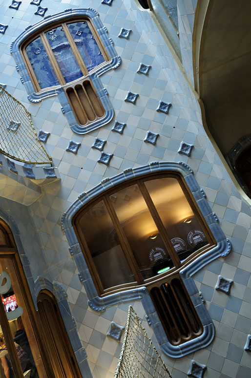 Fenêtre du puits de lumière de la Casa Batlló à Barcelone