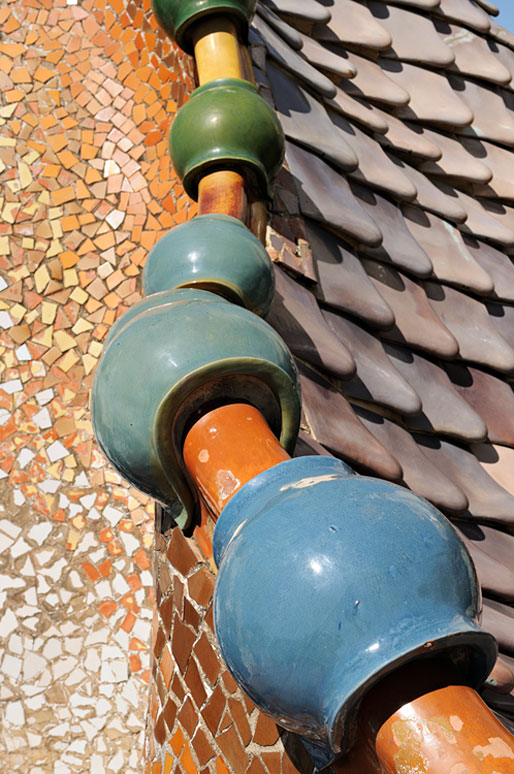 Détail du toit de la Casa Batlló à Barcelone, Espagne