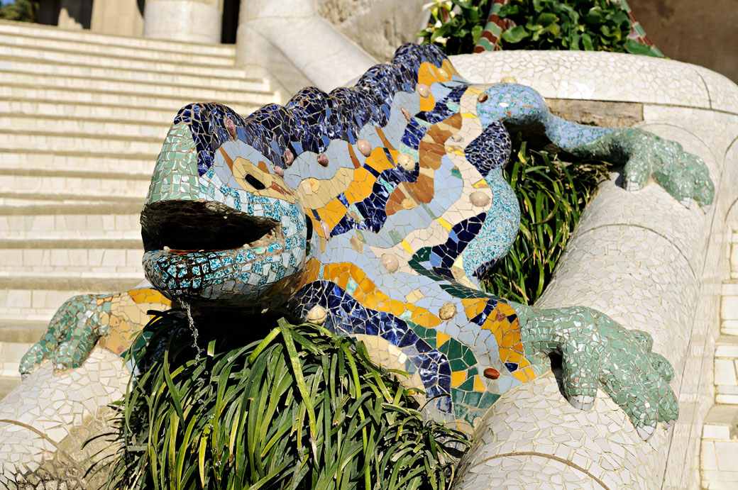 Salamandre fantastique au parc Güell de Barcelone, Espagne