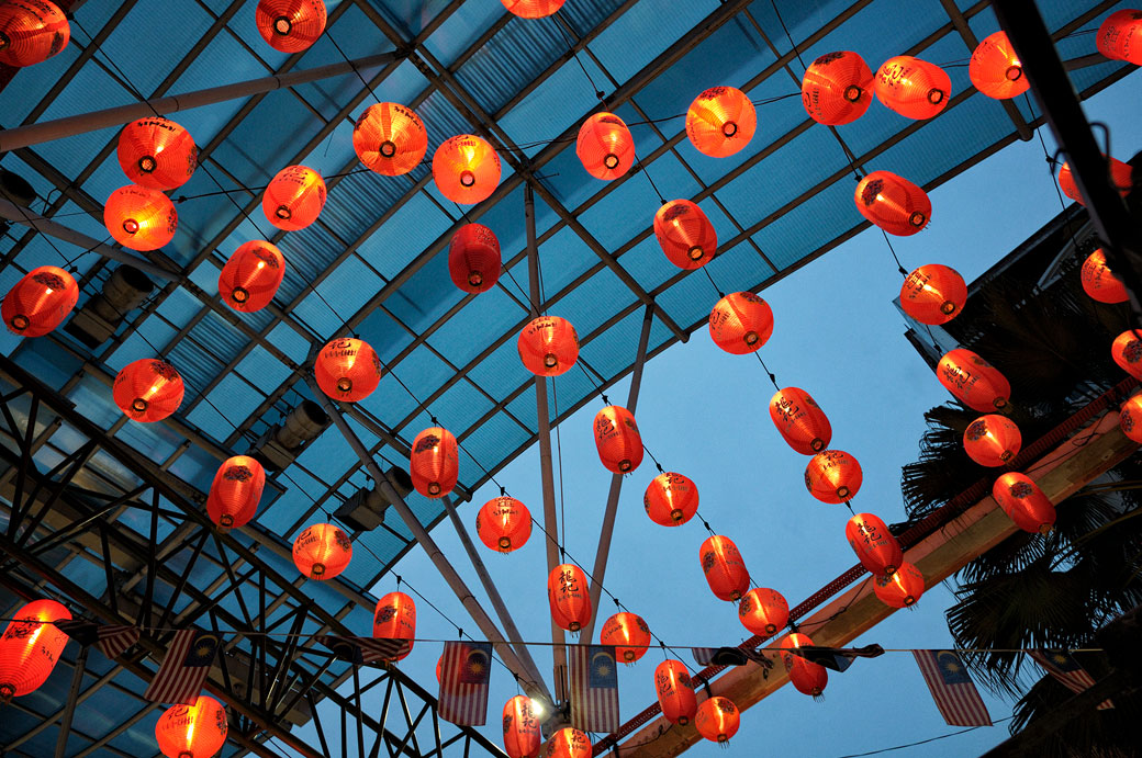 Lanternes au marché de Petaling Street à Kuala Lumpur