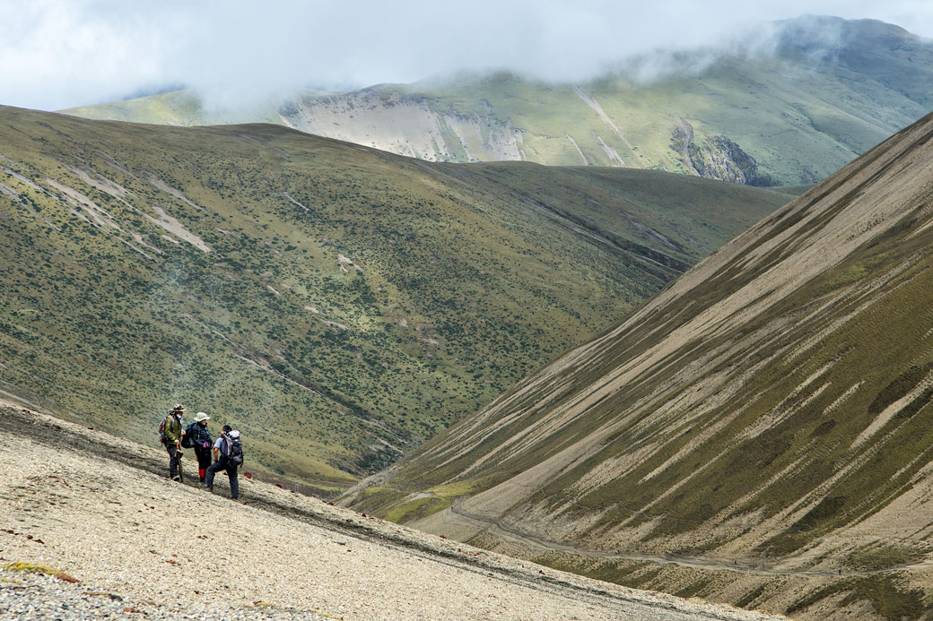 Trekkeurs au col de Nyile La, Bhoutan