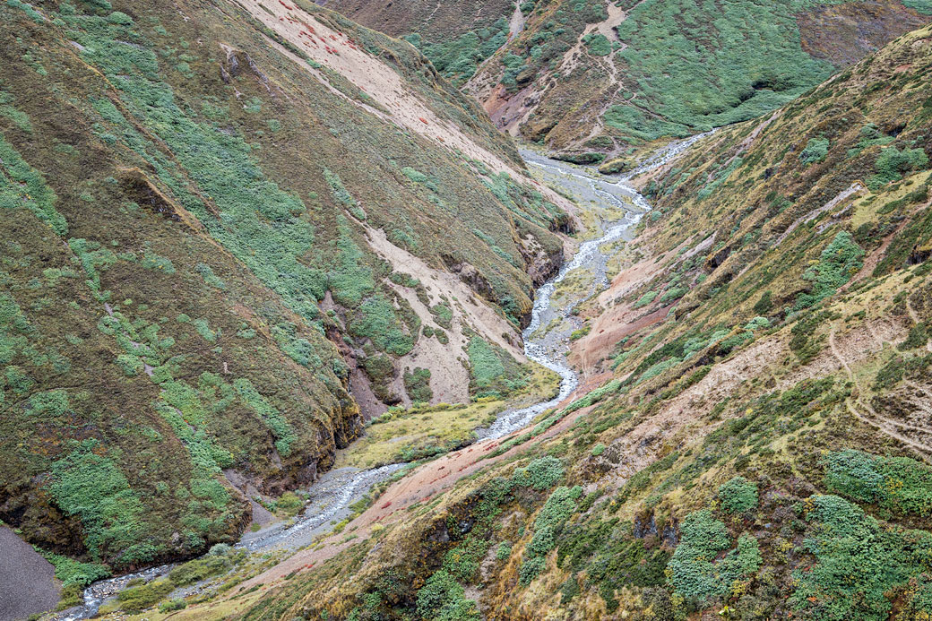 Vallée et rivière entre Nyile La et Lingshi, Bhoutan