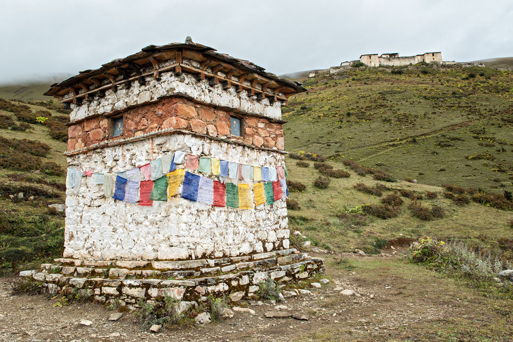 Chorten près du dzong de Lingshi, Bhoutan