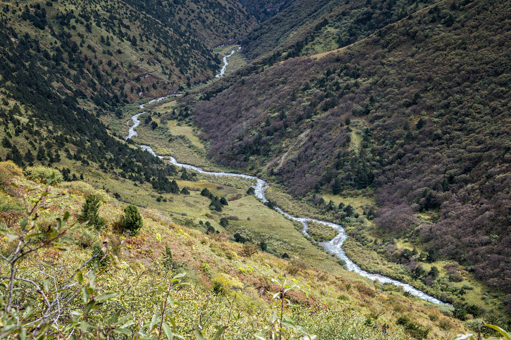 Rivière entre Lingshi et Chebisa, Bhoutan