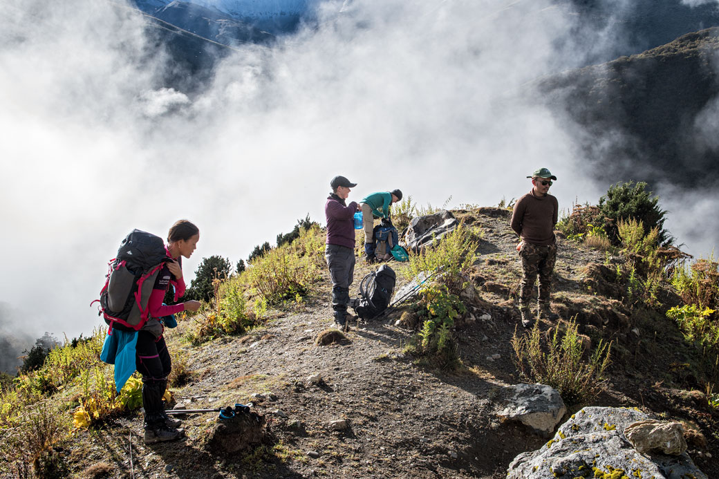 Trekkeurs en route pour le col de Gombu La, Bhoutan