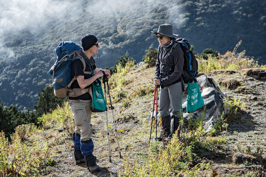 Pause de trekkeuses en route pour le col de Gombu La, Bhoutan