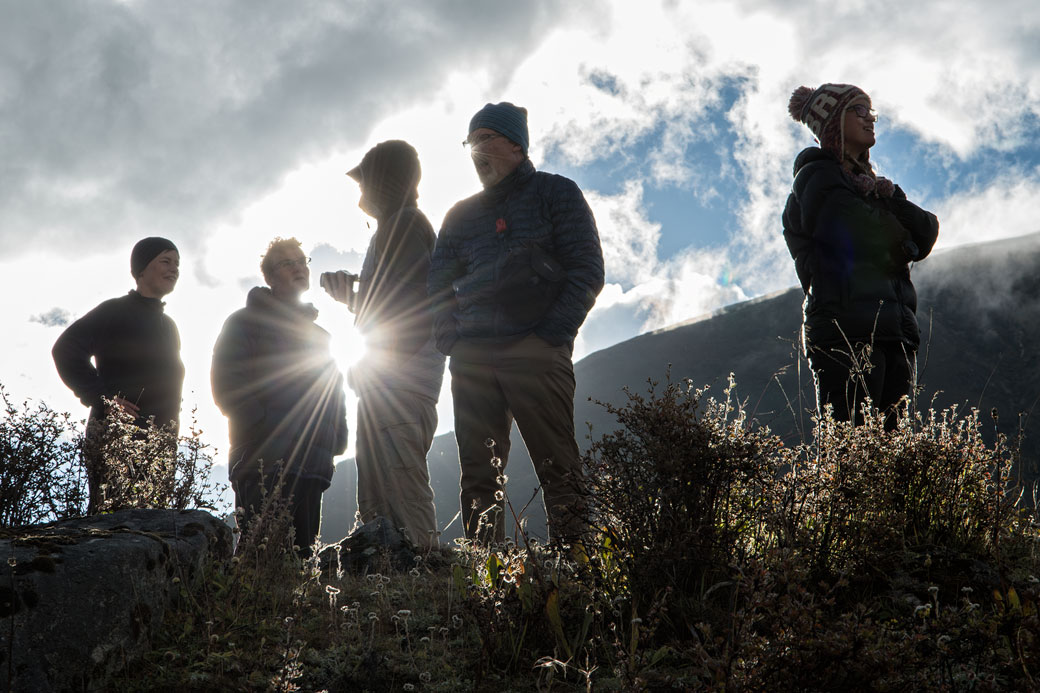 Trekkeurs en fin de journée à Robluthang, Bhoutan