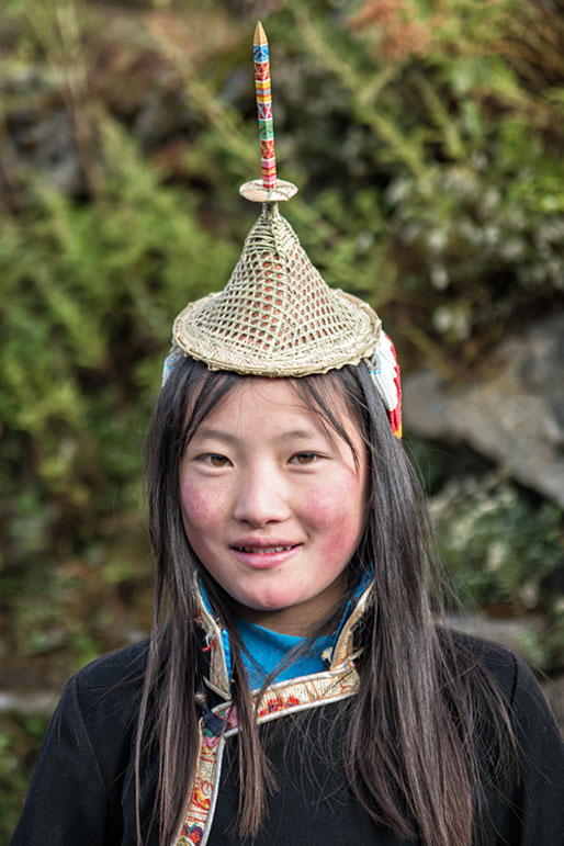 Jeune fille Layap en tenue traditionnelle, Bhoutan