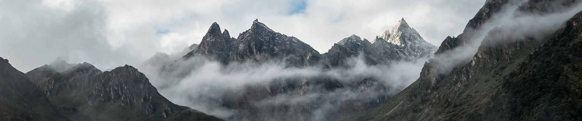 Top image montagnes depuis Laya, Bhoutan
