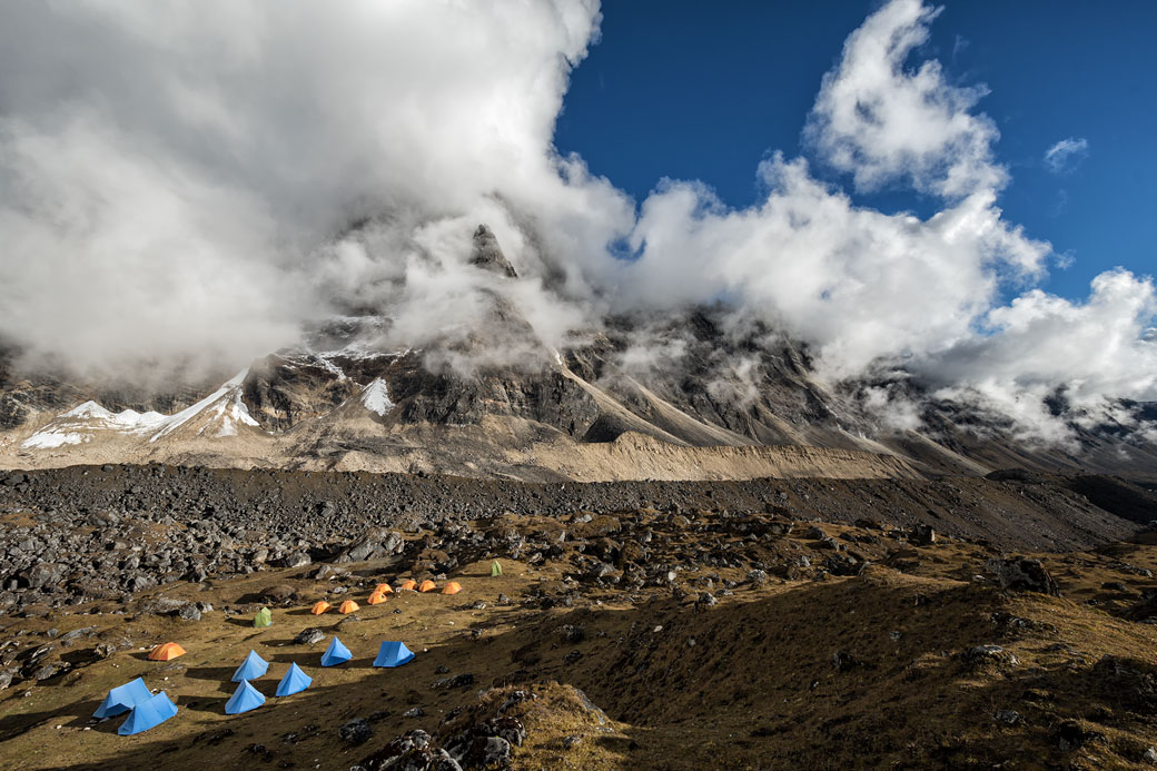 Bivouac de Narethang au pied des montagnes, Bhoutan