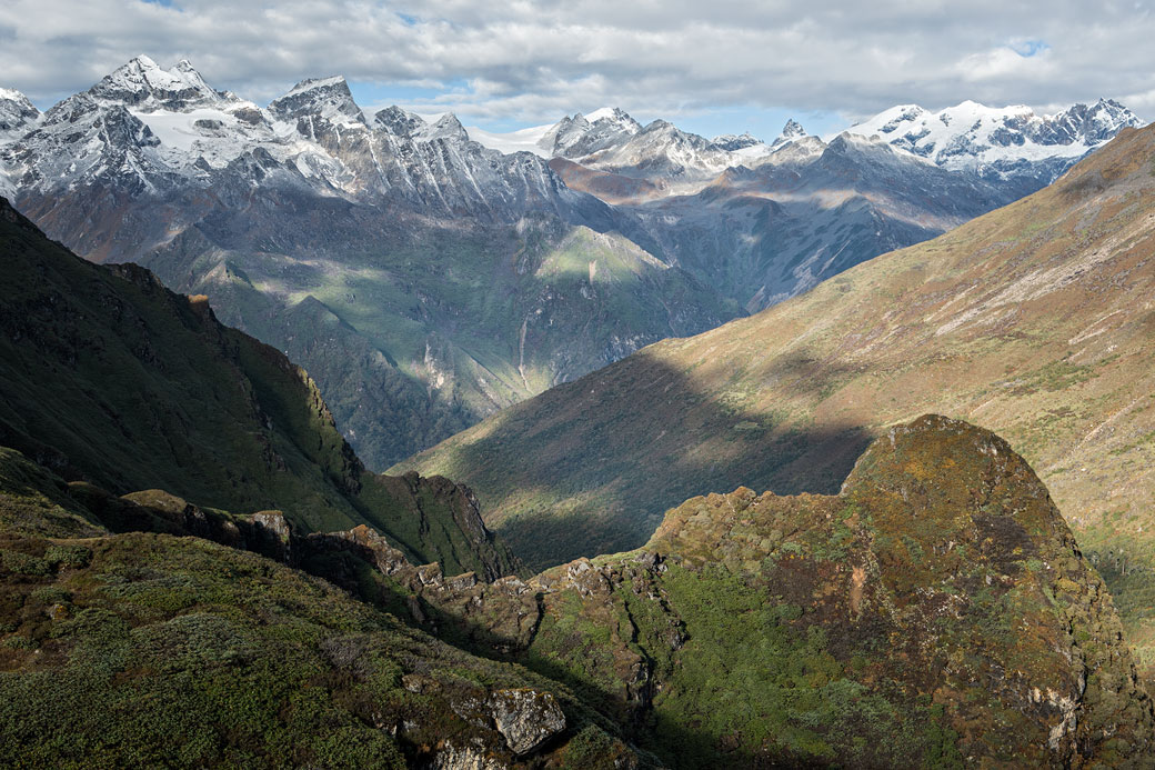 Montagnes entre Woche et le col de Keche La, Bhoutan