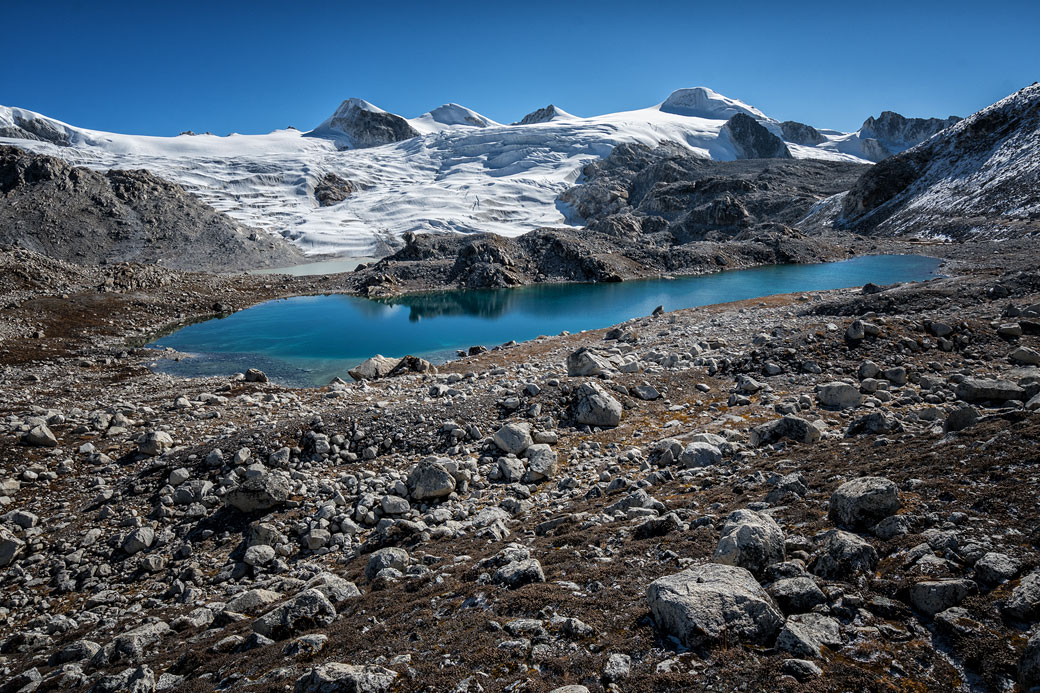 Lac d'altitude près du col de Rinchen Zoe La, Bhoutan