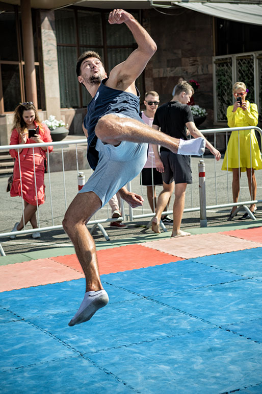 Démonstration de gymnastique au sol à Krasnoyarsk, Russie