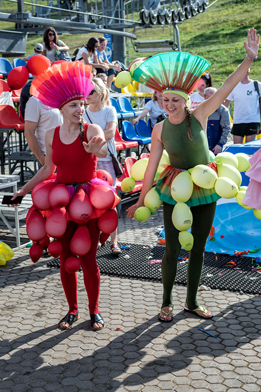 Participantes au Letniy Gornoluzhnik festival à Krasnoyarsk, Russie