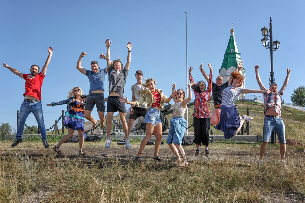 L'équipe Follow Up Siberia devant la chapelle Paraskeva Pyatnitsa