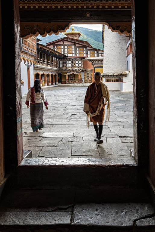 Porte de la cour du dzong de Paro, Bhoutan