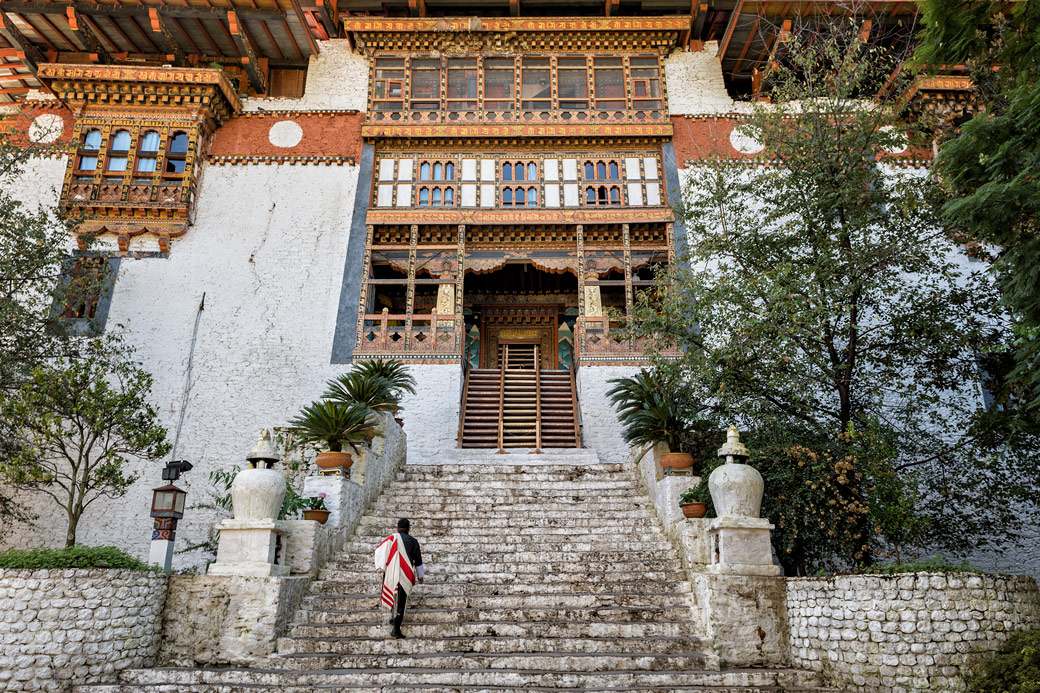 Façade et escaliers du dzong de Punakha, Bhoutan