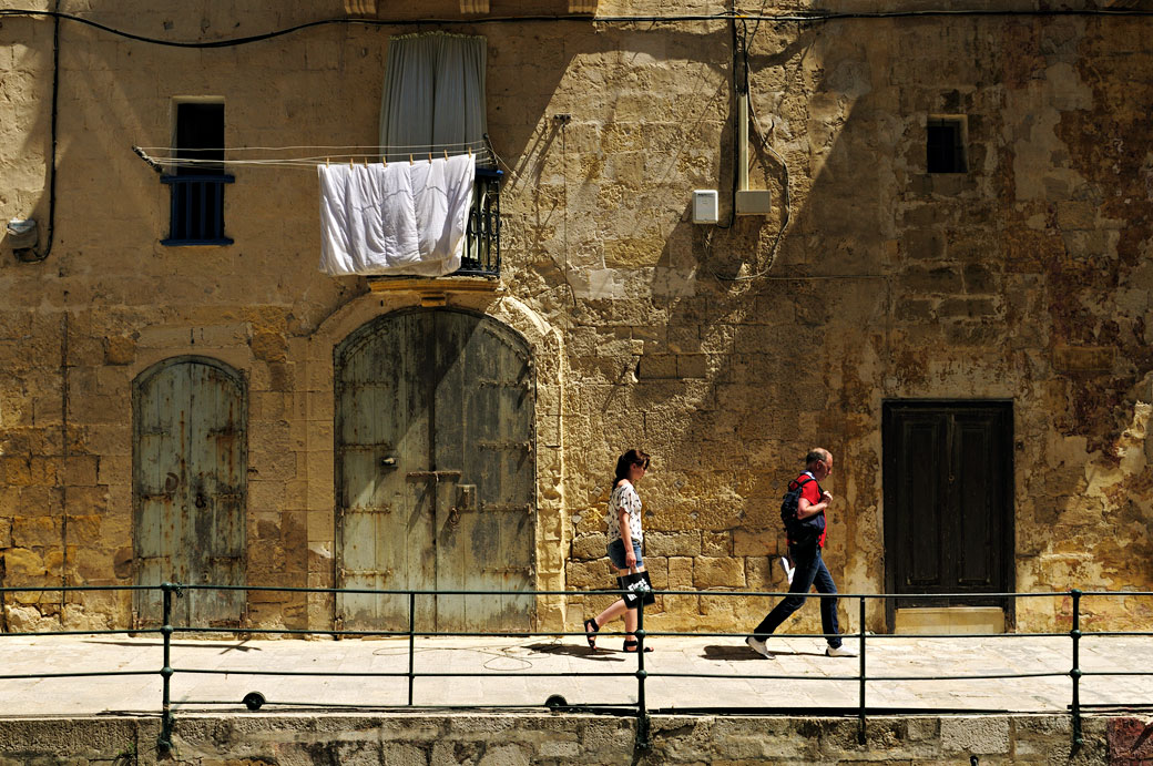 Portes et passants à La Valette, Malte