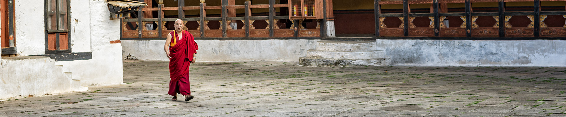 Top image moine dzong de Paro