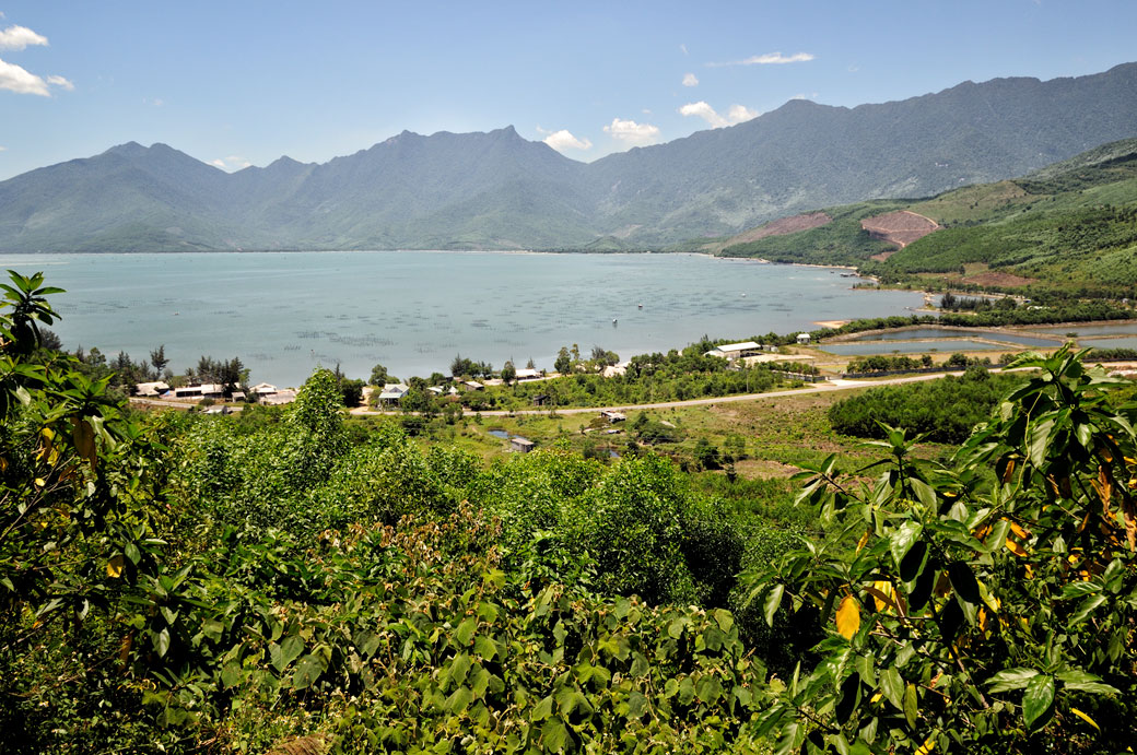 En bas du col de Hai Van entre Hué et Da Nang, Vietnam