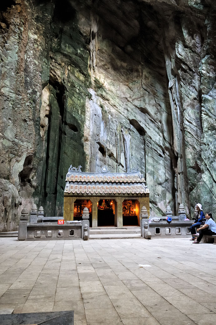 Grotte et temple aux Montagnes de Marbres près de Da Nang, Vietnam