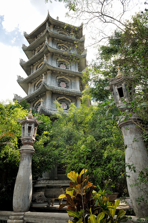 Pagode sur les Montagnes de Marbre près de Da Nang, Vietnam