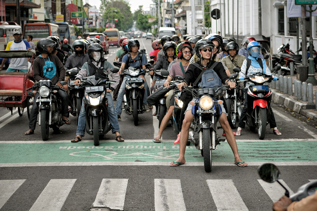 Scooters et motos à Yogyakarta, Indonésie