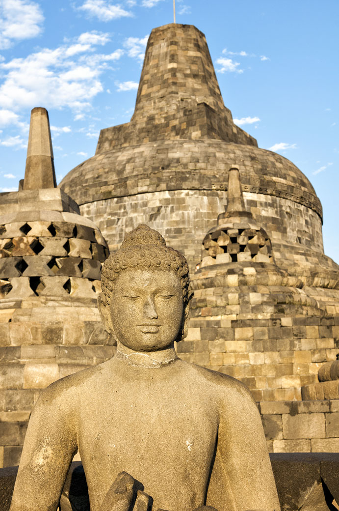 Statue de bouddha et stupas de Borobudur, Indonésie