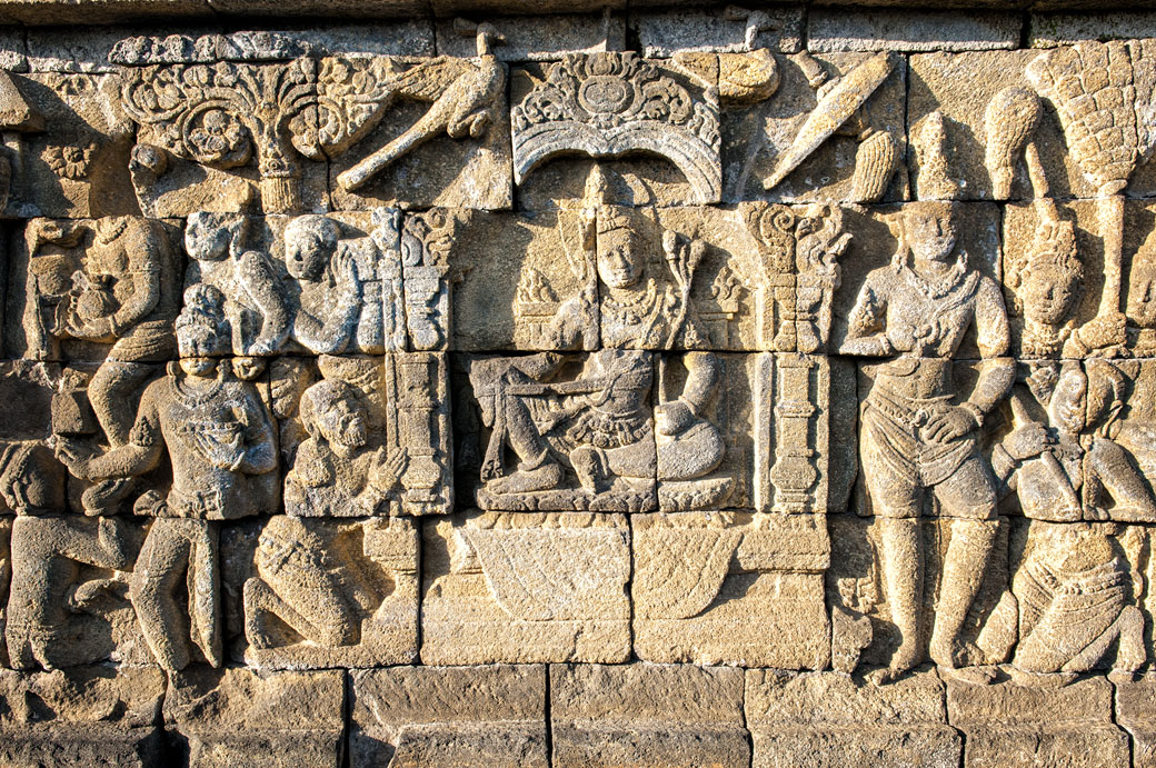 Bas-reliefs dans la pierre de Borobudur, Indonésie