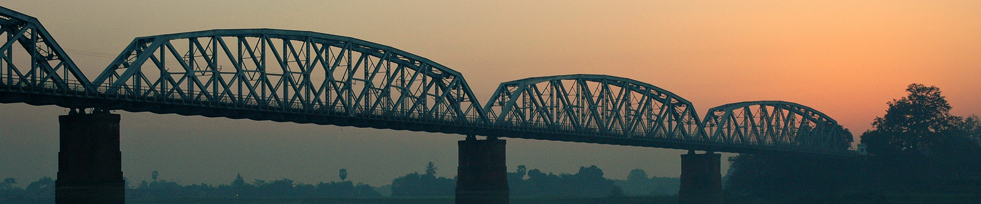 Top image pont sur l'Irrawaddy