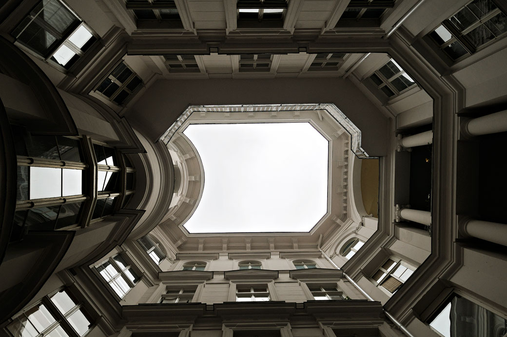 Cour intérieur d'un immeuble de Budapest, Hongrie