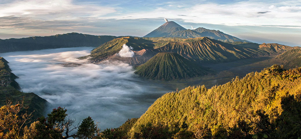 Panorama sur le Parc national de Bromo-Tengger-Semeru, Indonésie